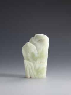 Small screen on a base, Chinese, Qing 1644–1911. Pale green jadeite small screen with an oval