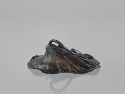 Lotus Leaf with Two Frogs, Ryûbundô,  craftsman author; Japanese; frogs; paperweights; lotuses;