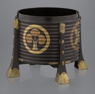 Container hokai for shells for the game kai awase, Japanese, Meiji 1868–1912 and Edo 1603–1868