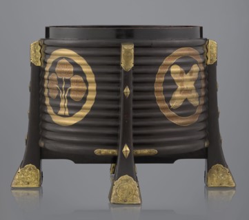 Container hokai for shells for the game kai awase, Japanese, Meiji 1868–1912 and Edo 1603–1868
