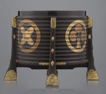 Container hokai for shells for the game kai awase, Japanese, Meiji 1868–1912 and late Edo 1603–1868
