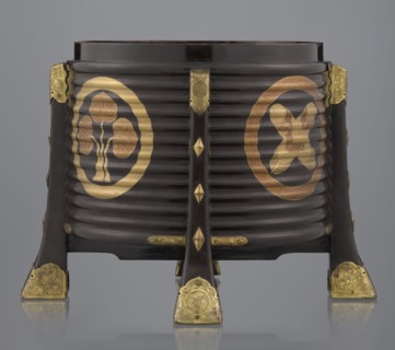 Container hokai for shells for the game kai awase, Japanese, Meiji 1868–1912 and late Edo 1603–1868