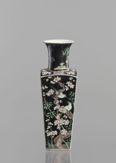 Vase, gift; Chinese art; Qing 1644–1911; 18th century; porcelain, colored famille noire; floral