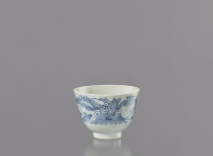 Bowl, Japanese porcelain bowl, widening toward the top, on a 0.5 cm foot. Decorated with a seaside