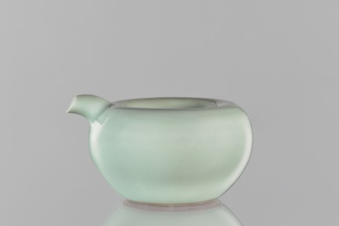 Water vessel, Chinese, Qing dynasty Kangxi period, 1662–1722, ceramic celadon decorative vessel