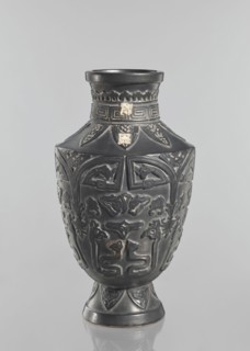 Vase, Japanese, Meiji–Taisho period late 19th–early 20th century, vessel; slightly widening foot,