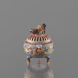 Incense burner with lid, Kutani, figurative scenes, Japanese art, Japanese culture, three-legged