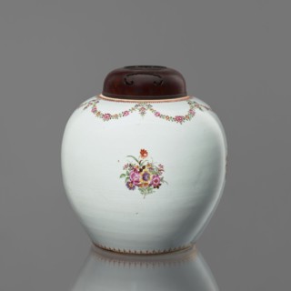 Spherical vessel with a lid, flowers, Chinese art, ceramics, Chinese culture, colored porcelain,