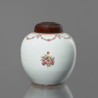 Spherical vessel with a lid, flowers, Chinese art, ceramics, Chinese culture, colored porcelain,