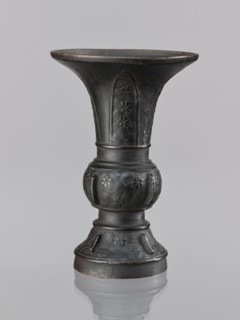 Gu-type vase, gu cups, Chinese art, Chinese culture, ceremonial and ritual vessel decorated with