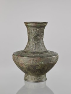 Hu-type vessel, Chinese, Qing dynasty 1644–1911, 19th century, ceremonial ritual vessel with