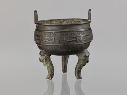 Ding incense burner, Chinese, ding vessel; ceremonial/ritual vessel with leiwen and meander