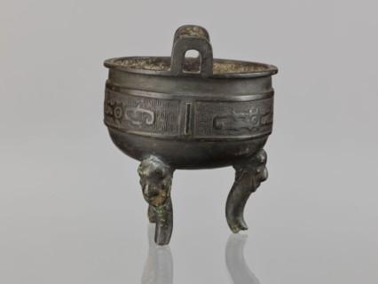 Ding incense burner, Chinese, ding vessel for ceremonial/ritual use, decorated with leiwen