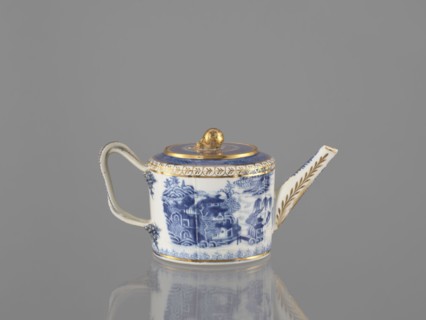 Teapot with a lid, Chinese, Qing dynasty 19th century, 1644–1912, blue-and-white porcelain teapot,