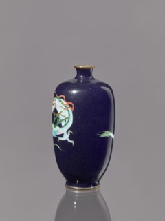 Vase, repossession Krakow — ; dragons iconography; Japanese art; Japanese dragon motif; Meiji