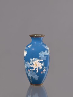 Vase with chrysanthemums, ca. 1900 Meiji 23, Japan, Nagoya; cloisonné enamel; vessel; height 18.0
