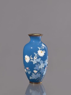 Vase with chrysanthemums, ca. 1900 Meiji 23, Japan, Nagoya; cloisonné enamel vessel, height 18.0