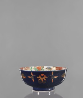 Bowl, Japanese, Arita, 2nd half of the 19th century. Colored porcelain vessel decorated with