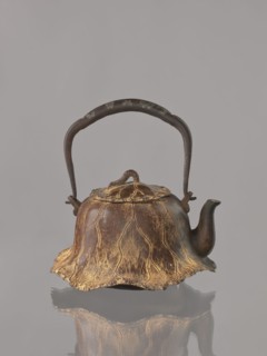 Teapot tetsubin with lid, lotuses and butterflies decoration, Japanese art, Meiji 1868–1912,
