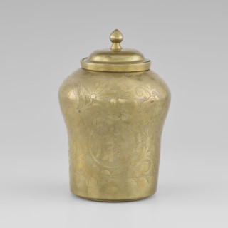 Tin with a lid, tin with the top widened, early 20th century, Korea; container; height 15.0 cm,