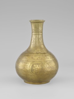 Vase — bottle;, ; Chinese art; Chinese; Qing dynasty 1644–1911; ornament: plant motifs, peonies;