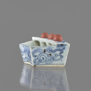 Vessel, ceramics, Chinese art, Chinese, plant ornaments, blue-and-white porcelain, brick-red balls
