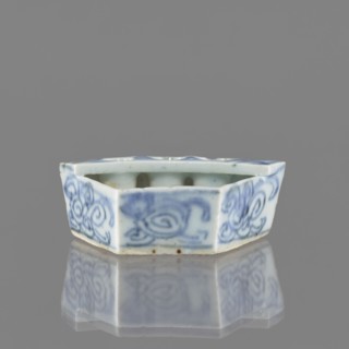 Vessel, gift, repossession Krakow, ceramics, Chinese art, Chinese culture, plant ornaments,