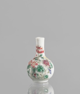 Bottle, repossession Krakow, ceramics; a very small ovoid bottle with a long, thin, straight neck.
