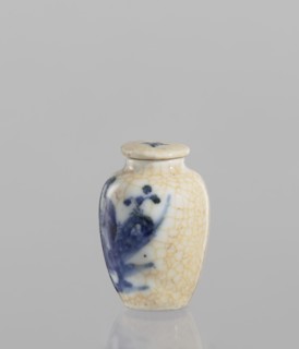 Flask - snuffbox with stopper, ceramics, Chinese, blue and white porcelain, figural scenes,