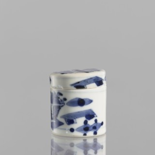 Cylindrical jar with a lid; ceramics; Chinese; blue-and-white porcelain; cylindrical vessel with