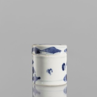 Cylindrical jar with a lid; ceramics; blue-and-white porcelain; cylindrical vessel with attached