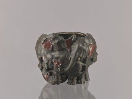 Flowerpot, gift, Japanese art, Meiji period late 19th century, 1868–1912, Japan; bronze