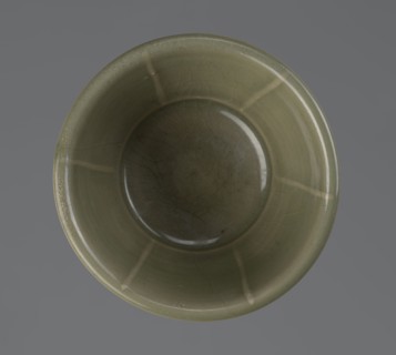 Tea bowl, Southern Song Dynasty 1127–1279, China. Stoneware round bowl on a small ring foot with