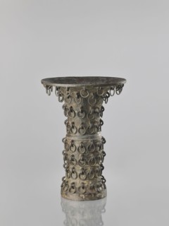 Zun-type vase, Chinese, Qing dynasty 1644–1911, 19th century, ceremonial ritual vessel decorated
