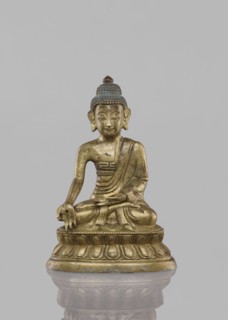 Buddha sitting on a lotus throne;, ; figurine; Chinese culture; Chinese art; Buddha iconography;