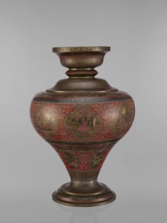 Vase, noted. Indian, 19th century. Vessel with a bulging, flattened belly tapering toward the