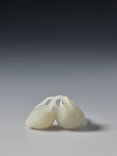 Paperweight — peaches; creator, Chinese; Qing dynasty Qianlong period, 1736–1795; materials: glass