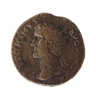 Dupondius; Antoninus Pius 86–161; Roman Emperor 138–161 — issuer. Obverse: head of Antoninus Pius