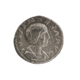 Denarius, Julia Maesa ca. 160–224; Augusta 218–224. Obv.: IVLIA MAESA AVG — draped bust of Julia