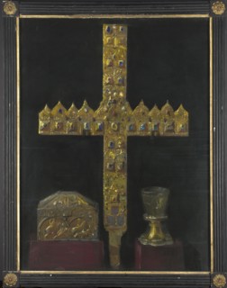 A cross made of princely diadems, a box called the Saracen-Sicilian box and the so-called glass of
