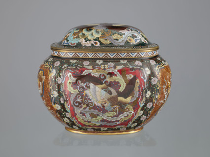 Vase with cover; Japanese; Meiji period (late 19th century, 1868–1912); cloisonné (enamel); motifs: