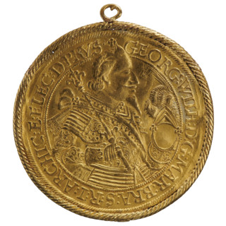 3 ducats (half-thaler die, coin in a frame with a lug), coats of arms, male busts in armour, George