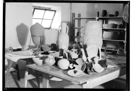 Clay vessels from excavations in Edfu and Deir-el-Medineh obtained during the Polish-French