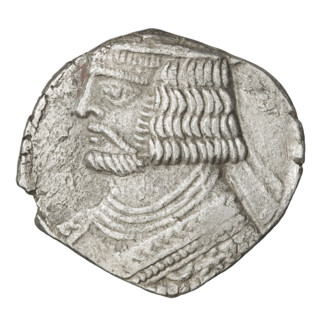 Tetradrachm of Vardanes II (55–58). Obverse: bust of Vardanes II left wearing a diadem. Reverse: