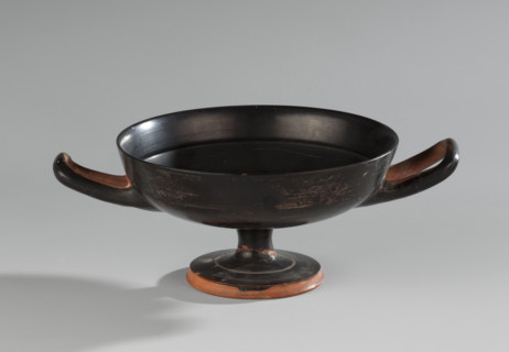 Black-finned kylix, Vicup type. Vicup type kylixes are characterized by a straight edge and a