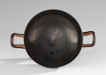 Black-finned kylix, Vicup type. Vicup-type kylixes are characterized by a straight edge and a