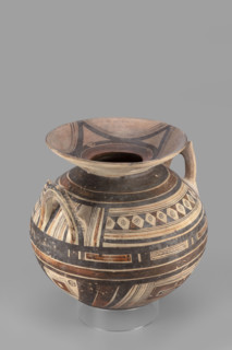 Stamnos, geometric motifs, Southern Italic pottery. Globular vessel with a small flattened bottom