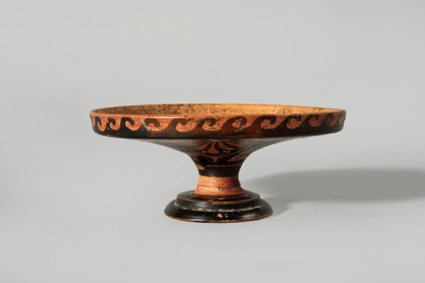 Lekanis lid, author, 1st half of the 5th century BC, Greater Greece, vessel, height 8 cm, diameter