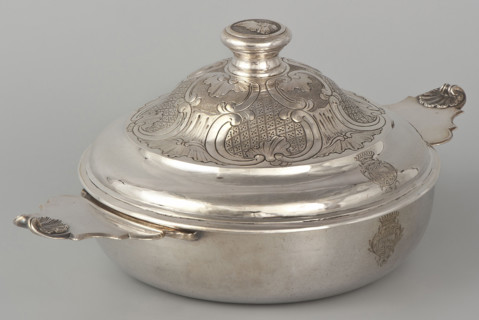 Écuelle by Louis I Dulaurier, goldsmith; tableware element. Body in the form of a smooth circular