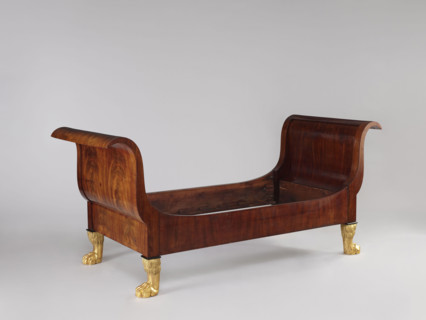 Bed with animal-paw legs, Empire style, mahogany, c. 1815–1830. S-shaped outward-curving pediments